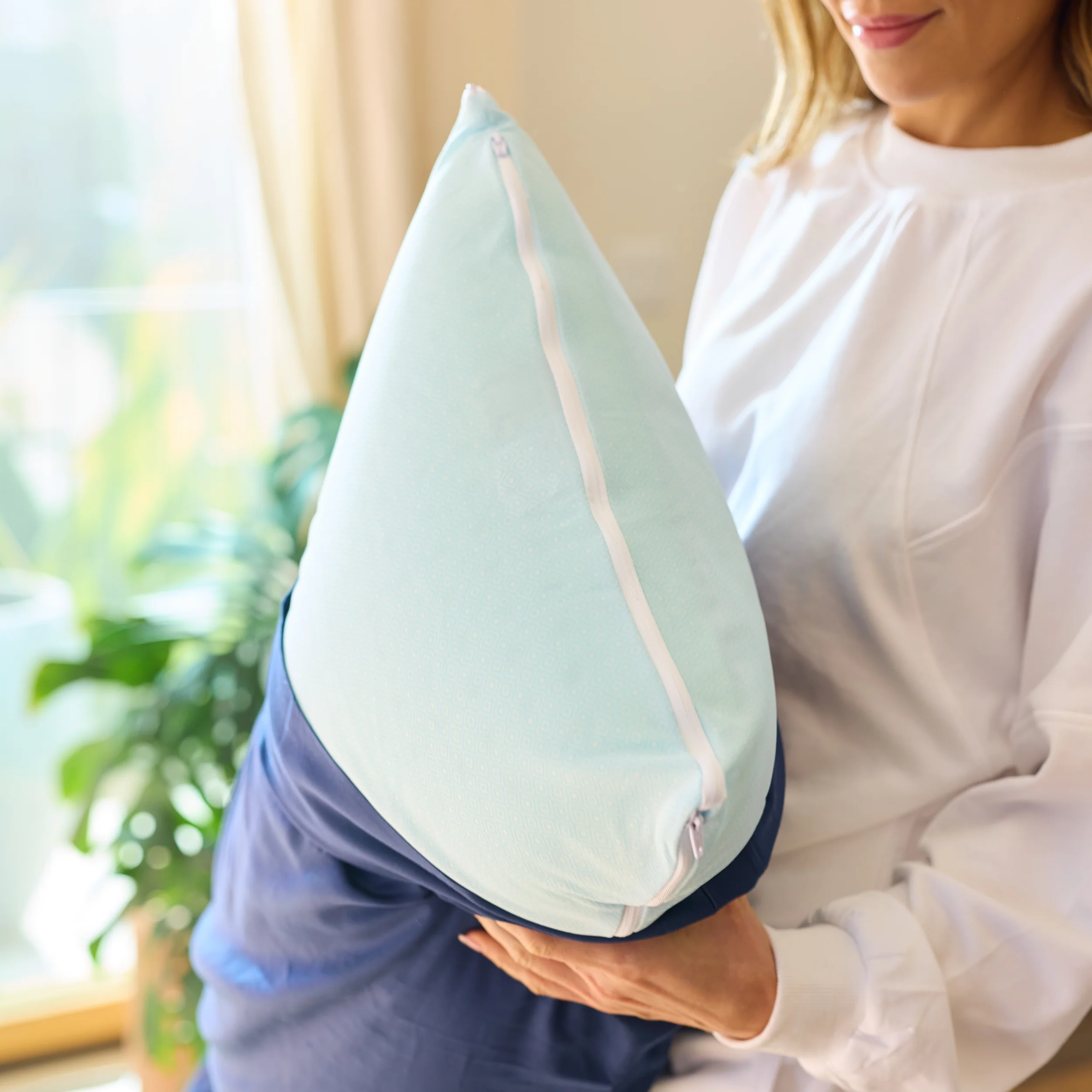 Adjustable UltraCool Pillow - Image 15