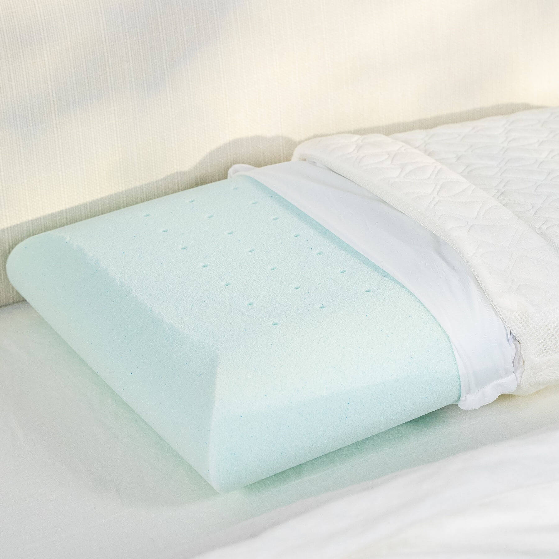 Gel Memory Foam Pillow - Image 5